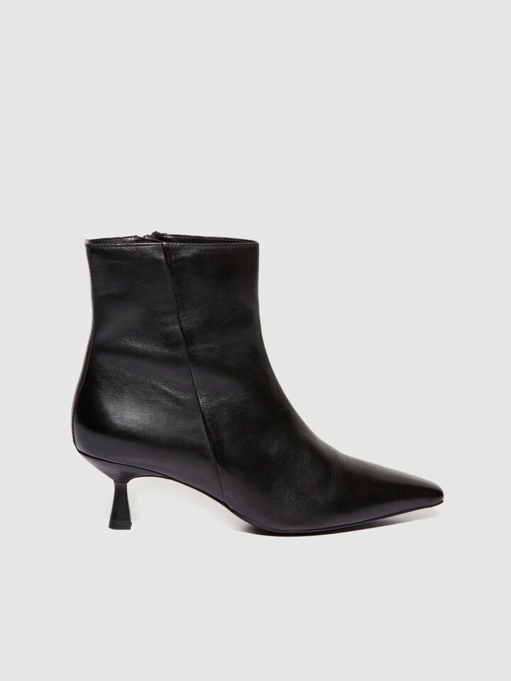 Leather ankle boots - women's boots and ankle boots - Black | Sisley image number 5